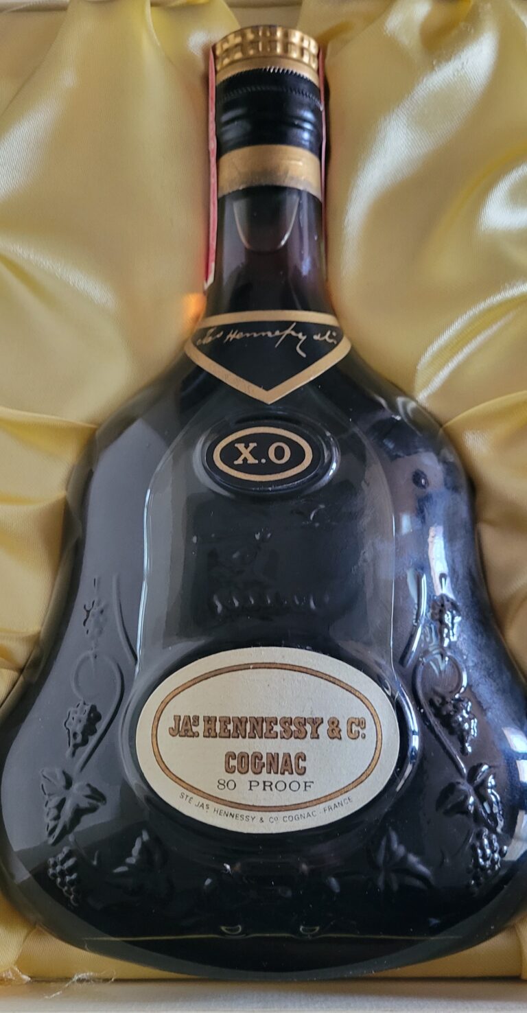 Hennessy & Cie XO Carafe Cognac 1980 Vintage in Original Carton Box