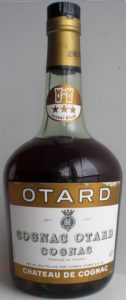 Round neck label with a castle on it (1970s)