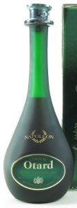 70cl stated on the left side and 40%vol on the right in smaller letters; under Otard is printed: 'Extra Fine Cognac'