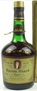 Top of capsule fully gold coloured; more green label; text: not less than 24 fl. ozs. stated higher (1970s)