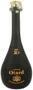 XO stated on the shoulder and with an emblem; no content stated on the back