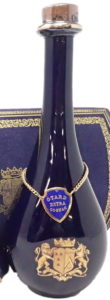 Otard Extra, 70cl. De Haviland Porcelaine; with a Japanese sticker on the back