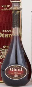 Neck capsule is straight; 750ml and 40%alc/vol stated; Canadian bottle