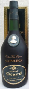 70cl, the text 'traditionellement vieilli' is left off