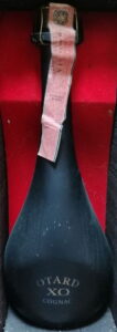 75cl stated on the back, Italian import (1970s)