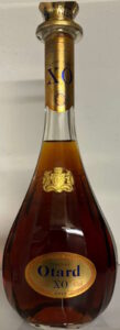 e70cl, Ausländisches Erzeugnis; glass is different, not smooth but segmented