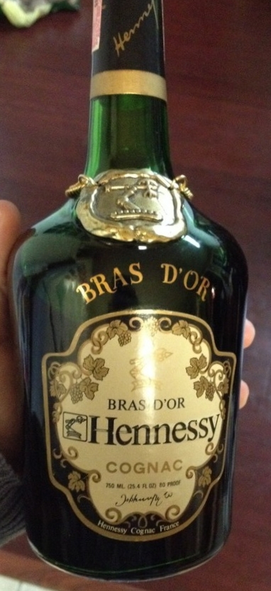 Bras d'Or; extra logo before 'Hennessy'; 750ML (25.4 FL.OZ) and 80°Proof indicated (US import) 