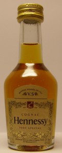 VS, with 70 proof and e0,03L on the right bottom 