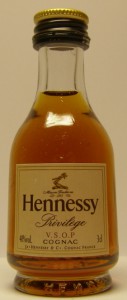 First Privilege, then a line VSOP and then Cognac, 3cl stated; address line: Jas Hennessy & Co - Cognac France