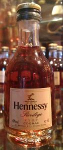 e5cl Hennessy Privilege; first line: privilege; second line: VSOP; third line: cognac; 40%vol stated 