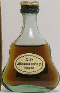 3cl XO; no emblem on the label; content not stated