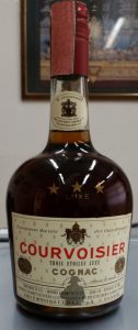 Trois Étoiles Luxe; with three lines of text underneath, Italian import, Cedal s.p.a.; 75cl, 73ctl garantito (1960s)