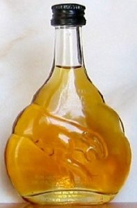 5cl VSOP; 50ml stated on the front side; ear does not touch the outline
