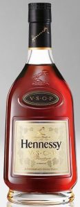 VSOP on the shoulder on a dark back-ground. Label has vines on it. No content stated, said to be 750ml (US shop).