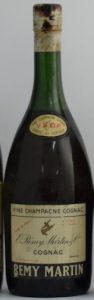 With 'Produce of France obliquely printed and in the top right '25 1/3 onces' and 40% d'alcohol