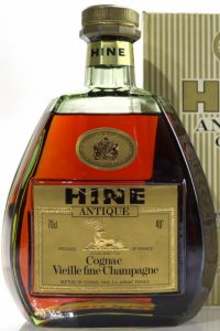 Antique inside a box and the label is plain; 70cl and 40% stated; on the back side: Cognac-Frankreich (1970s)