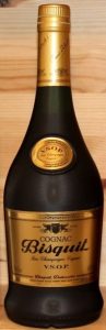 Gold coloured cap; 70cl e stated; German import (1990s)