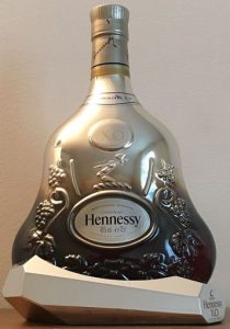 Nr. 4: Odyssey 1 by Arik Levy, Travel Retail (2010): on the stand it says: Hennessy XO (in stead of just Hennessy)