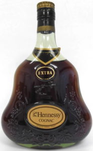 With the emblem in front of 'Hennessy'; no back label (70cl)