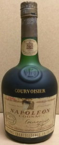 Stated is: Cognac Französisches Erzeugnis; 70cl, not stated
