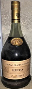 Grande Réserve Extra with an emblem on the capsule; 