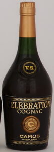 Black paper label; VS on the shoulder label; 750ml and 40%alc/vol stated (Canadian import)