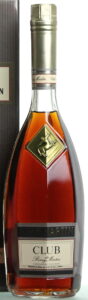Without the Fine Champagne cognac line on the lower end of the label; instead: Import en Suisse par ARCOR S.A. Genève