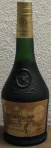 Très Vieux Cognac, with 47°G.L. stated; gold coloured capsule; 0,7L stated in the upper lef corner; Französisches Erzeugnis