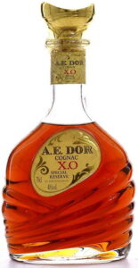 XO Special reserve; 70 cl is printed to the left and higher than '40%vol' is.