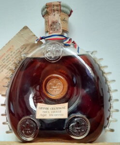 Très Vieille Age Inconnu, 10 fins; Baccarat is engraved plus logo and number; 1938 and 1957 Royal Banquet card; bottle no. 800; Italian import; 1957-1962