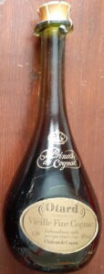 0,7L Princes de Cognac, Otard in shaded font and no emblem above it; traditionellement vieilli par Cognac Otard S.A.au