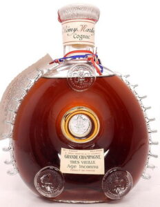 40% alcohol 26,4 onces E. Remy Martin & Co. Cognac; old logo (1957-61)