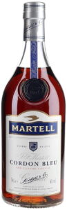 Old classic cognac; modern escutcheon and with a signature; 70cl e; underneath is printed: elevé et mise en bouteille en Cognac France