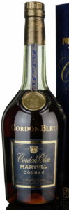 bottom line: "Elevé et mis en bouteille en Cognac France"; with 70cl e stated and 40%vol