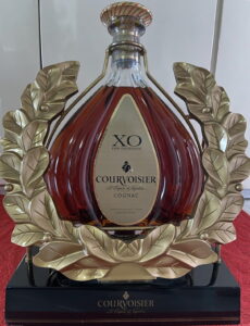3L XO in a stand