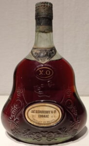 No back label, 0,70L and 40°GL stated (1970s)