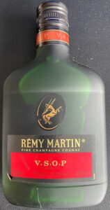 20cle, Remy Martin is less wide and no text below the red area