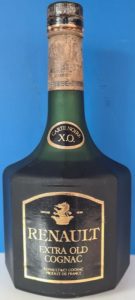 Extra Old XO, content 70cl, not stated; Asian import, whole text on the back side in Asian (1970-80s)