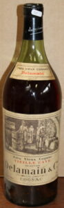 Magnum, très vieux - sélection; Delamain printed in larger corps; different text in the smaller print below Delamain and at the lower end of the label