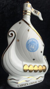 For United Nations, bigger emblem (1992)