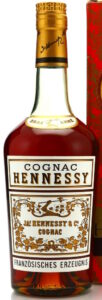 On top of the label: Cognac Hennessy; Französisches Erzeugnis, crimped cap (1960s)