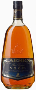 Black label, fine cognac; 0,70L indicated
