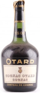 70 or 75cl; Otard in gold letters on a black surface; above chateau de cognac is printed: mise en bouteilles par Cognac Otard SA AU; with a paper duty seal (1960s)