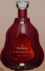 Hennessy Paradis in a red sleeve (Harrod's 2023)