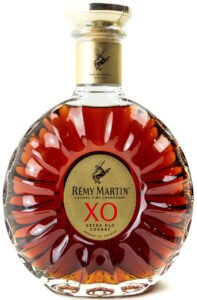 XO, Extra old cognac; maison fondée en 1724 indicated on the neck; 700ml, indicated on the box