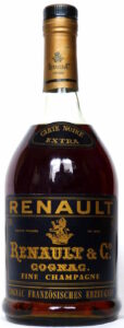 Cognac fine champagne is printed; bi-coloured capsule: gold with black. 0.70L and 40° indicated; Französisches Erzeugnis (1970s)