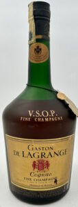 1.5L indicated on the black part of the label at the bottom; Portuguese import