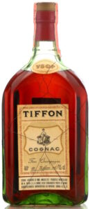 VSOP, high shoulder, 40° and 75cl indicated; Italian import (1970s)