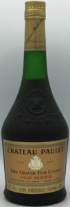 VSOP réserve, très grande fine cognac, 0,70L; bronze label with a shoulder emblem in the glass; Französisches Erzeugnis