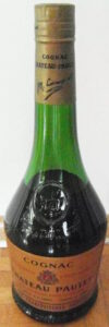 VSOP réserve, très grande fine cognac; bronze label with a shoulder emblem in the glass; Französisches Erzeugnis; above the emblem is 'cognac' printed; different capsule